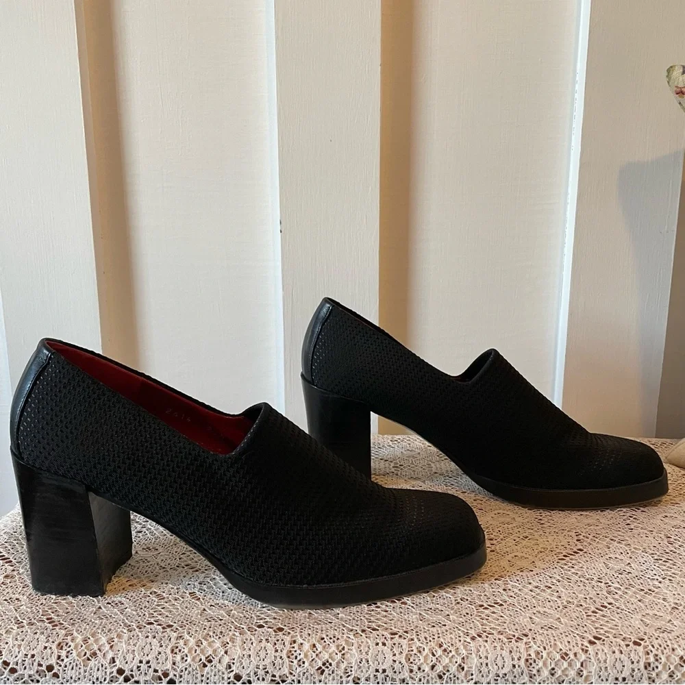 Donald Pliner Black Slip On Stacked Block Heels Shoes 9.5 NARROW